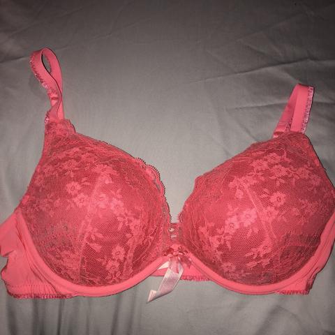 Victoria's secret lacy pink bra size 38C. Gently - Depop