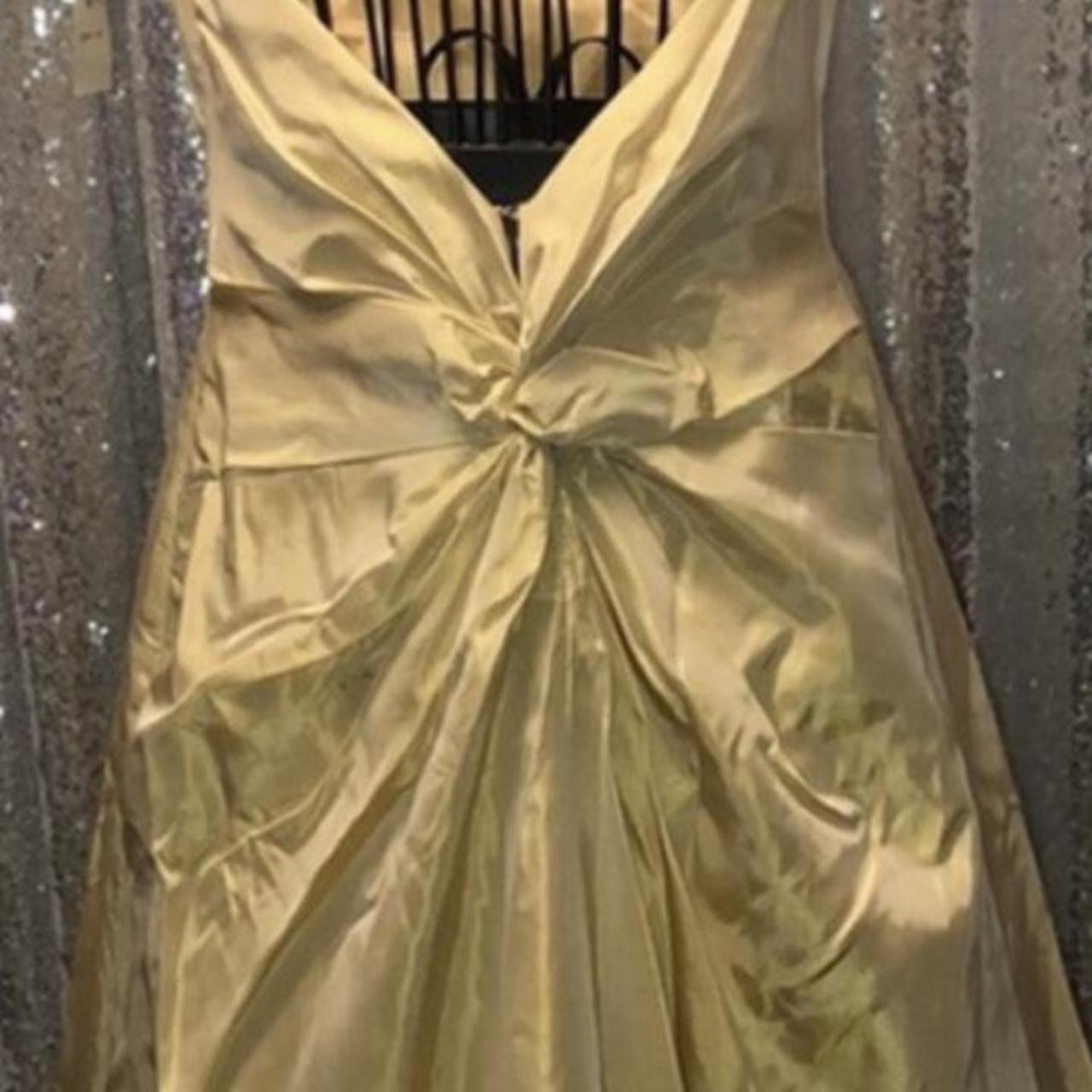 Laundry gold gown popular