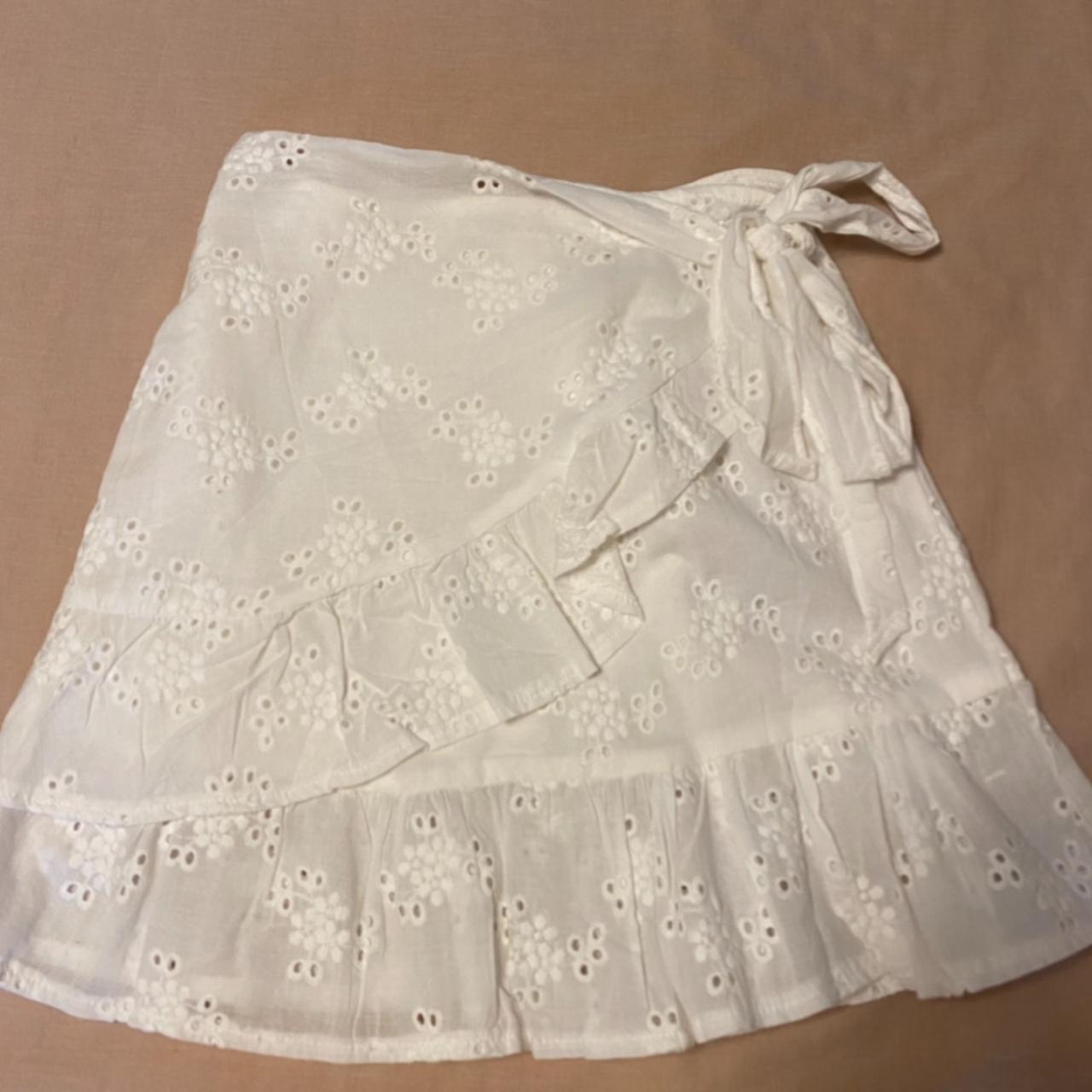 LoveShackFancy Women's White Skirt | Depop