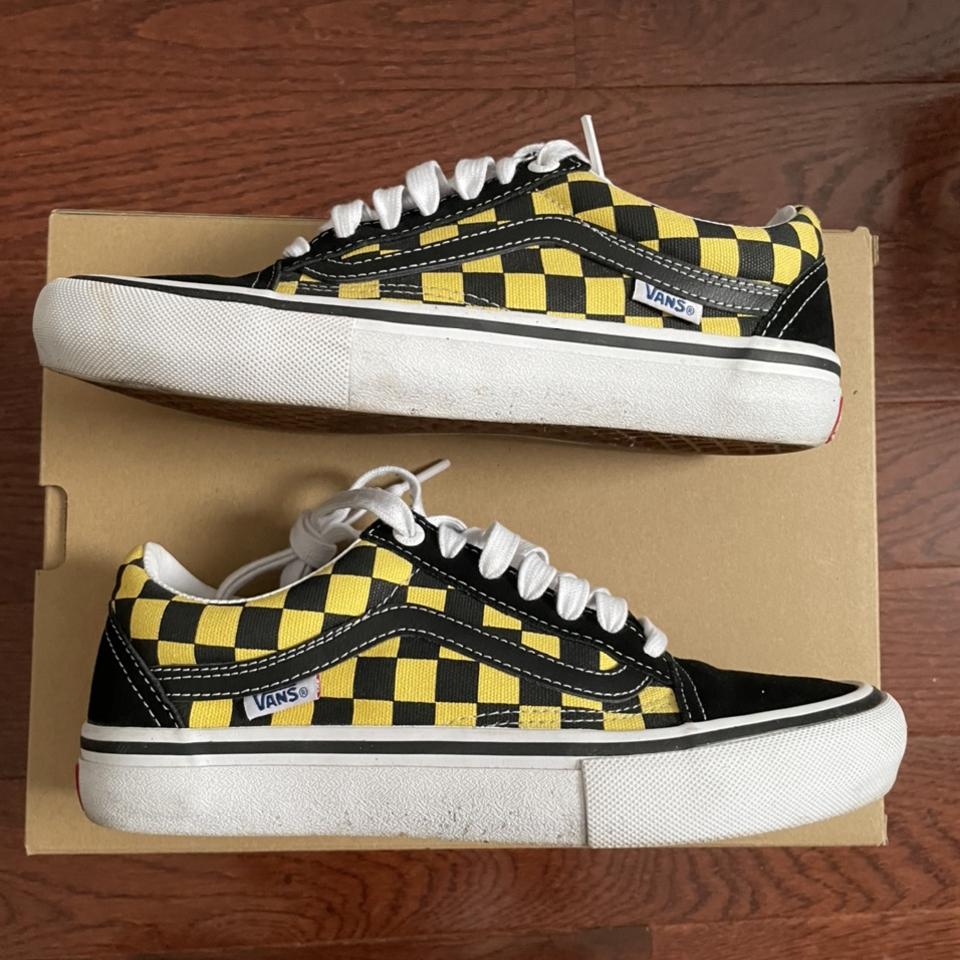 Black yellow shop checkered vans