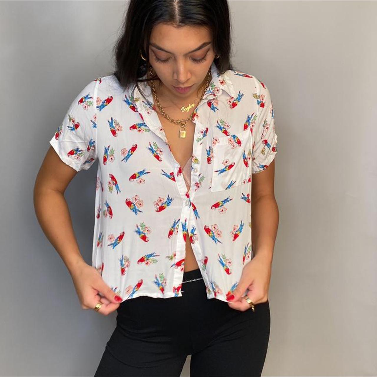 Parrot Shirt! 🦜 Size S/M. Very soft fabric! Perfect... - Depop