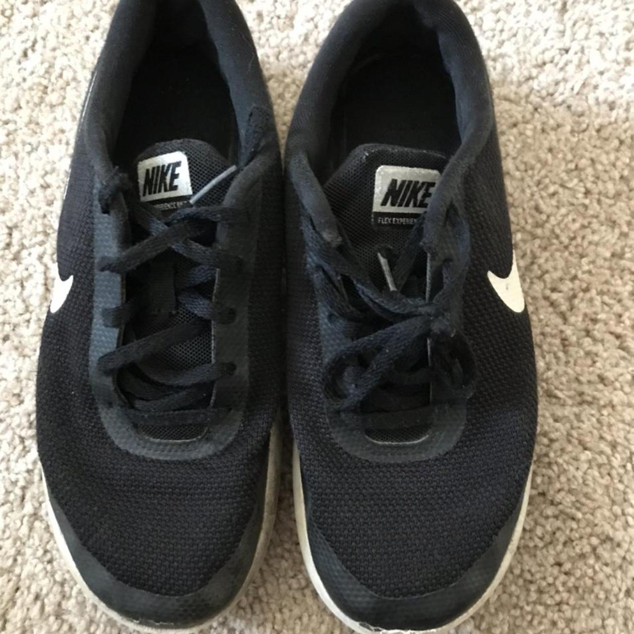 Nike black and white tennis shoes - Depop