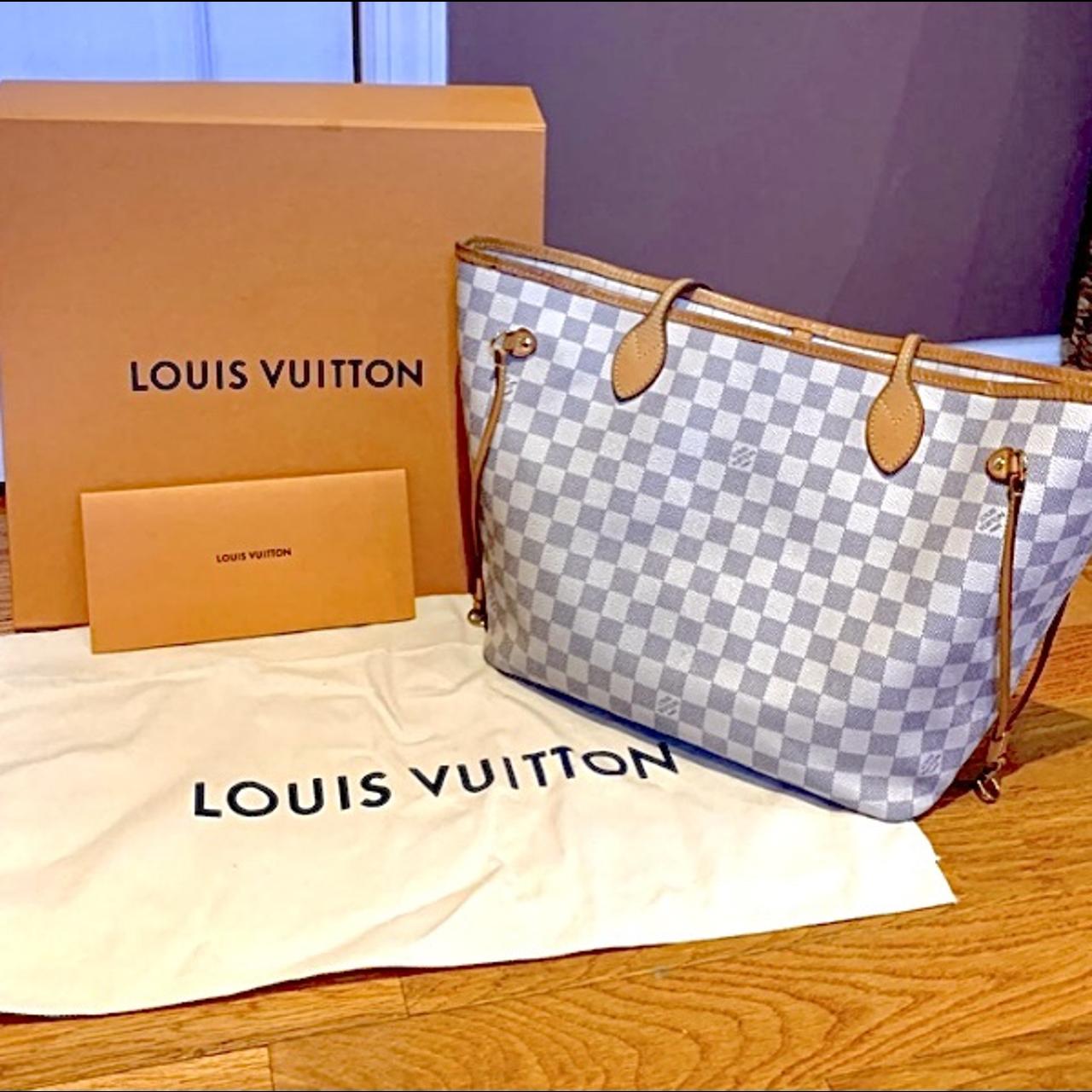 Vuitton Neverfull damier azur indossata. #vuitton - Depop