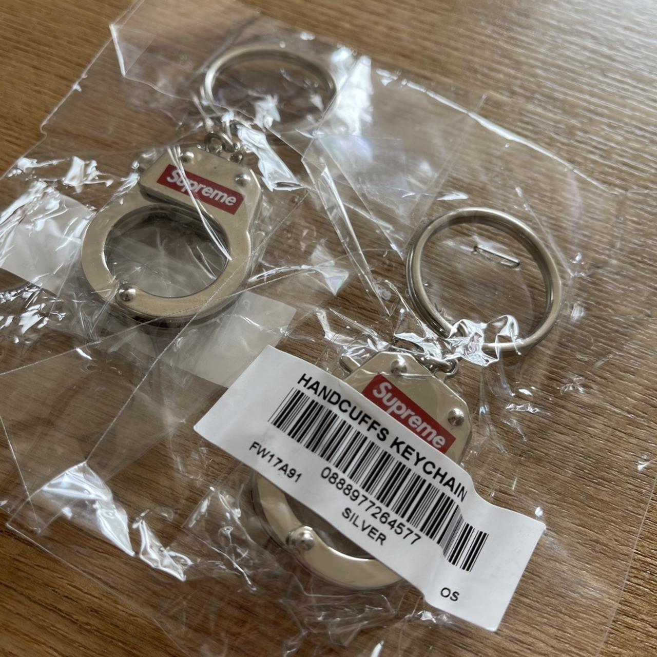 Supreme sale handcuffs keychain