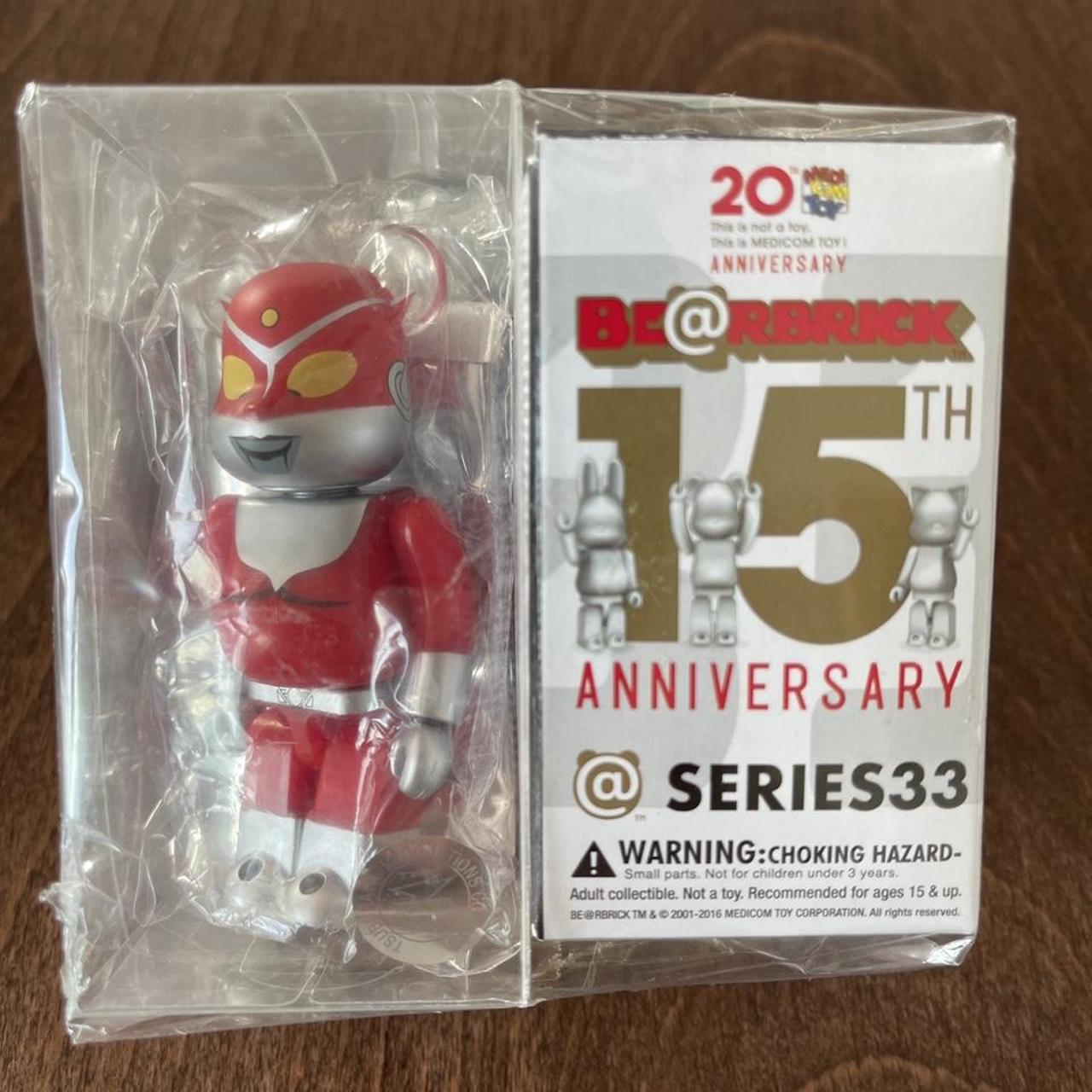 MEDICOM BEARBRICK SERIES 33 SECRET 1/192 Hero...