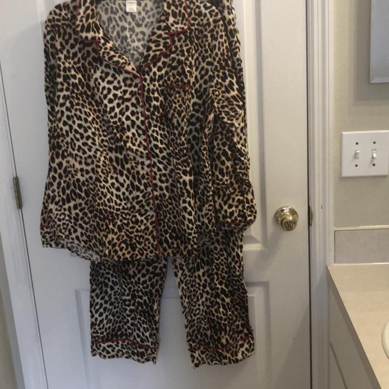 Liz Claiborne Leopard Print Pajamas Only worn once,... - Depop