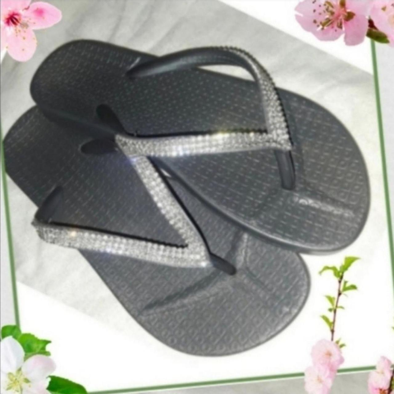 dressbarn flip flops