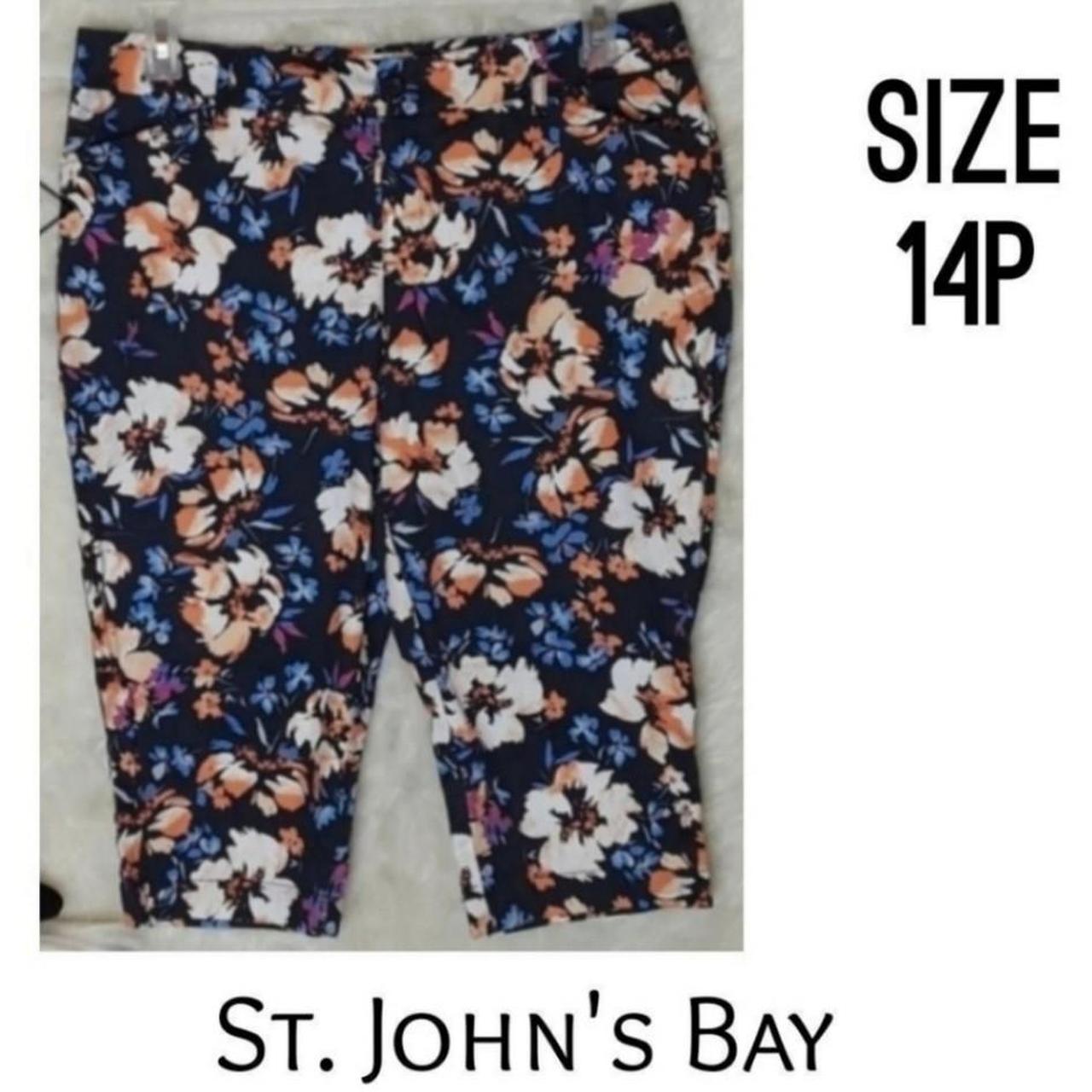 St. Johns Bay Capri Pants Women's Size 14 Petite - Depop