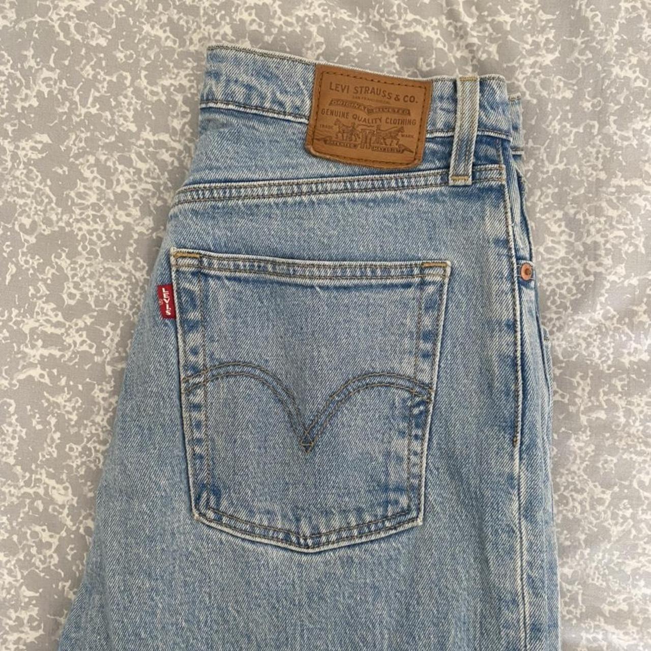 Levi’s Ribcage Jeans light wash. A fitted... Depop