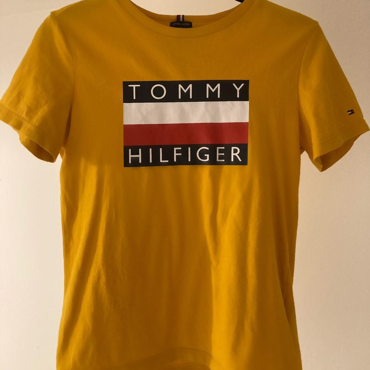 Tommy hilfiger best sale t shirt gold