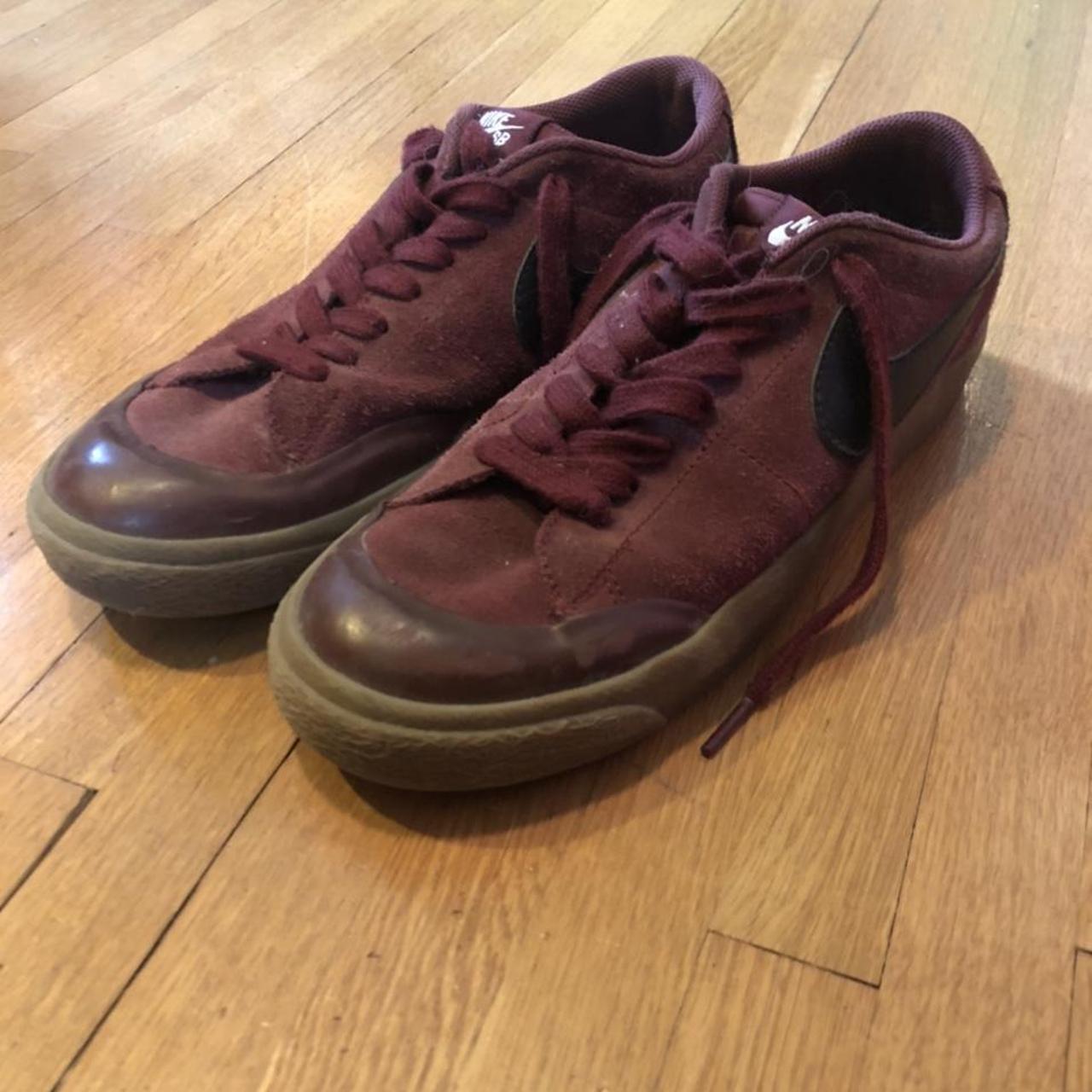 mens nike burgundy trainers