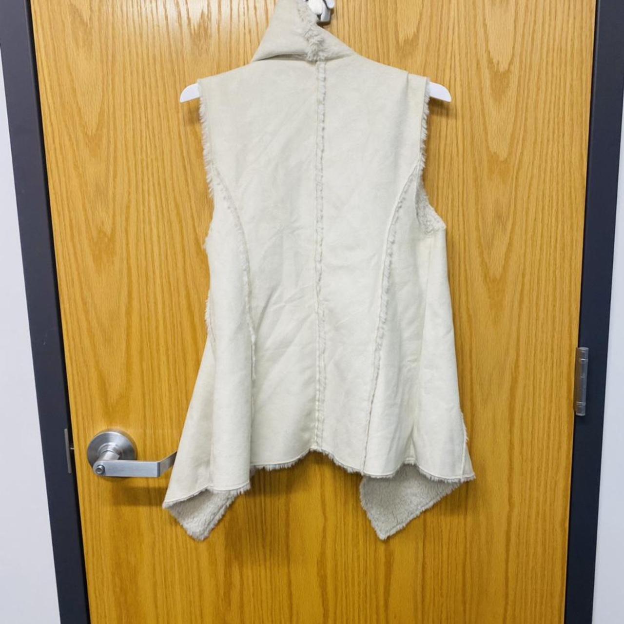 Women's Cream Gilet (2)