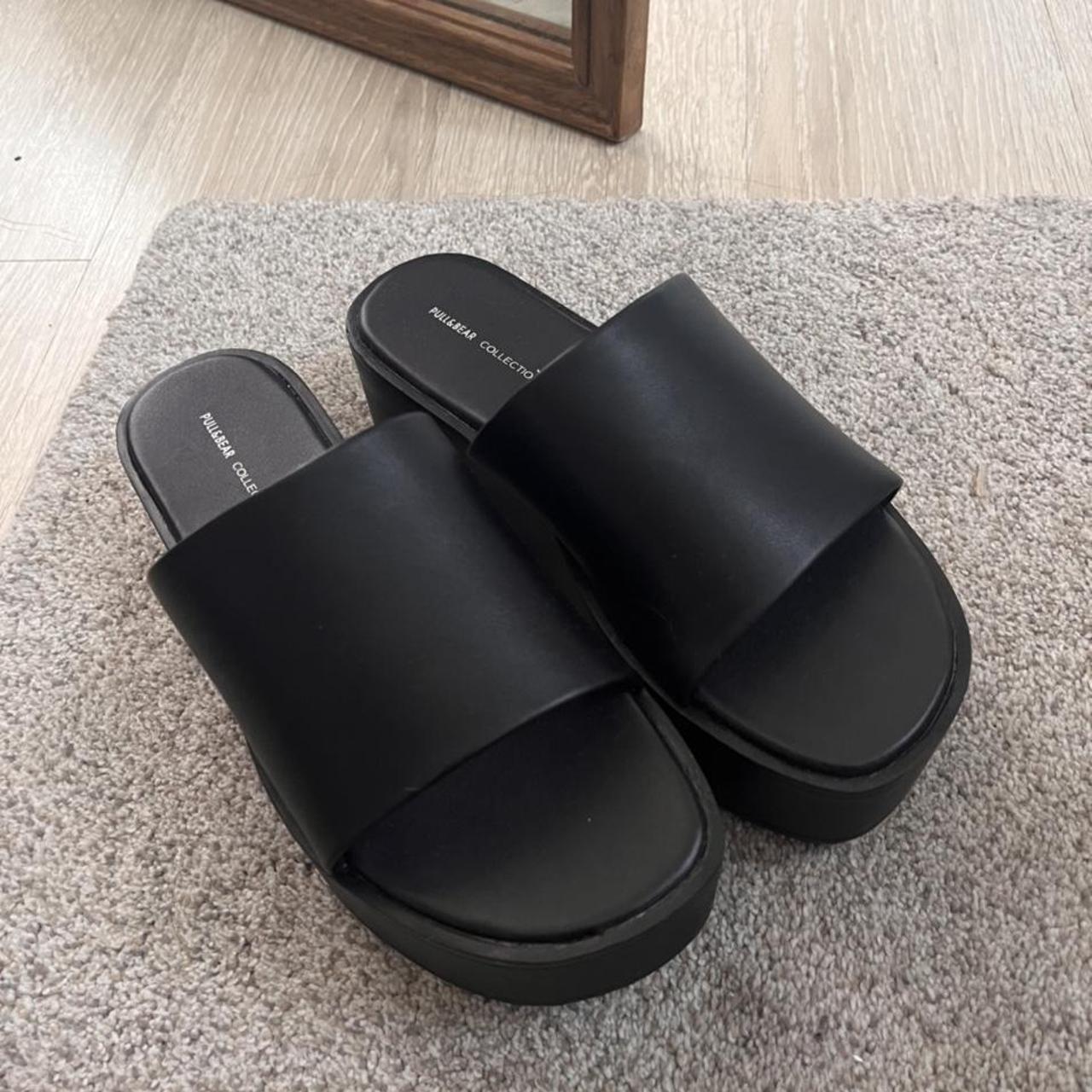 Pull&Bear Women's Black Sandals | Depop