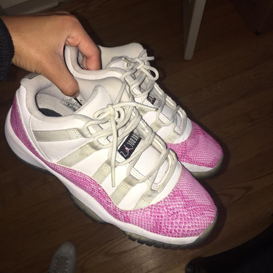 Pink snakeskin outlet 11s size 6