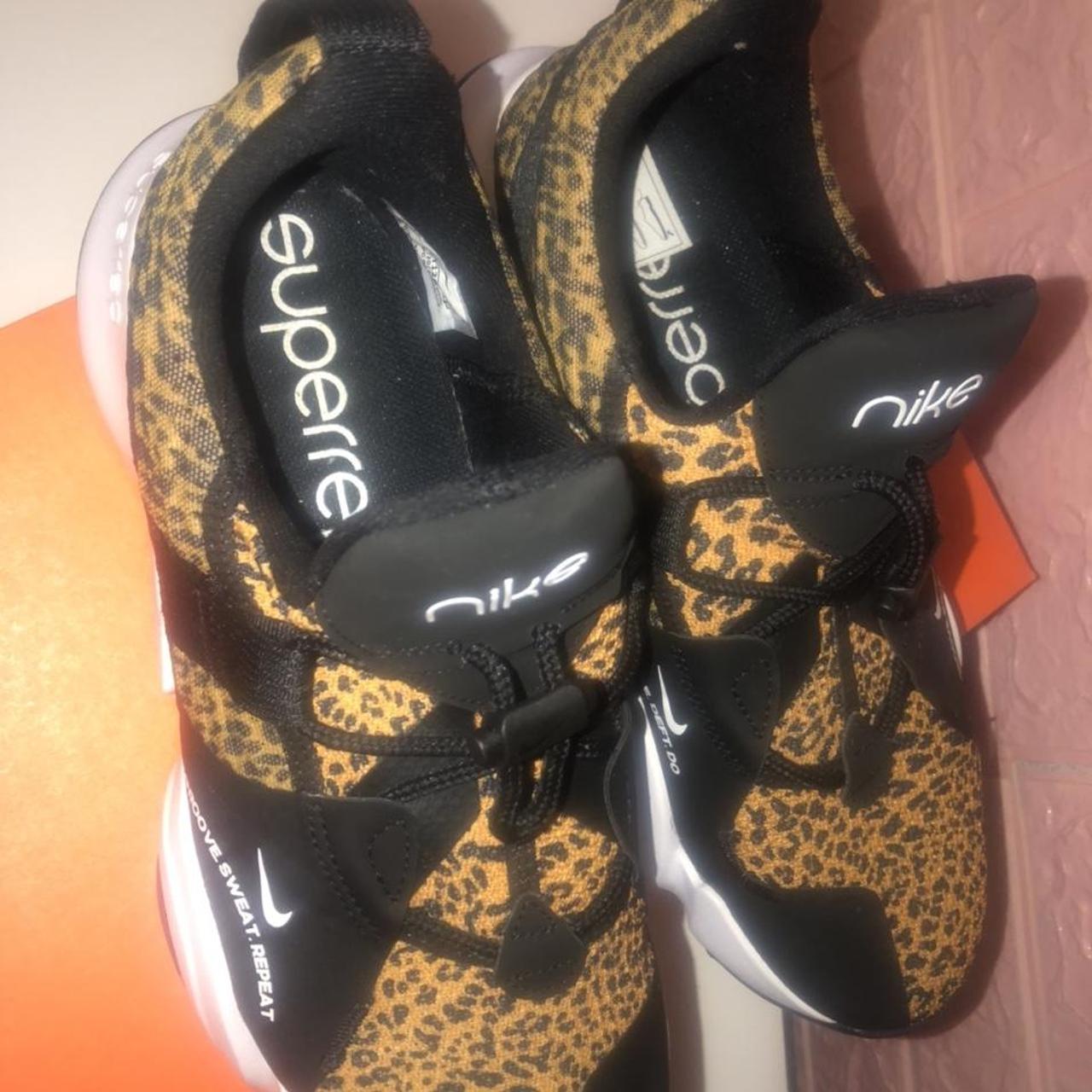 nike training superrep groove trainers in leopard