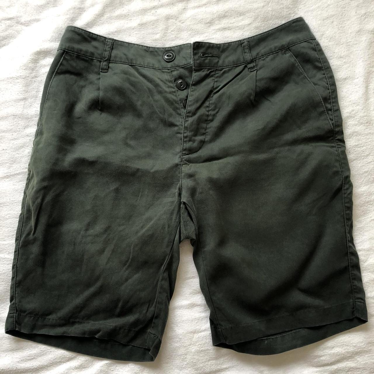 Green Asos shorts. Fits Mens S/XS waist 28. Slim fit Depop