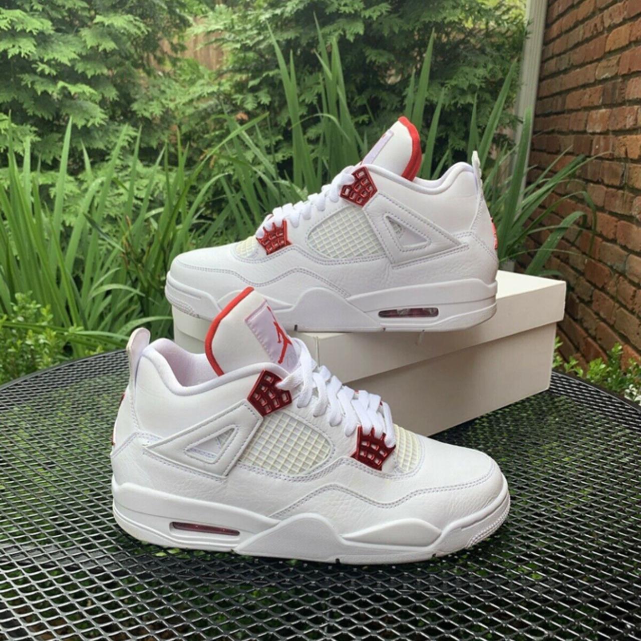 Jordan 4 discount metallic red kopen