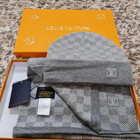 Louis Vuitton Darmier Hat and Scarf Set Bank - Depop