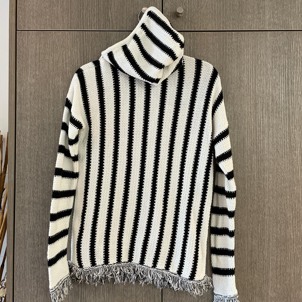 Product Image 2 - Saks Fifth Avenue hooded sweater