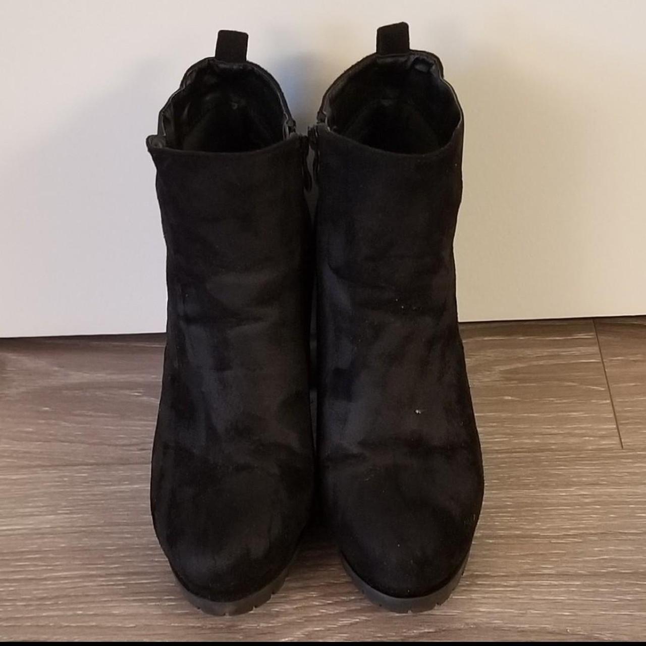 SHEIN Women's Black Boots Depop