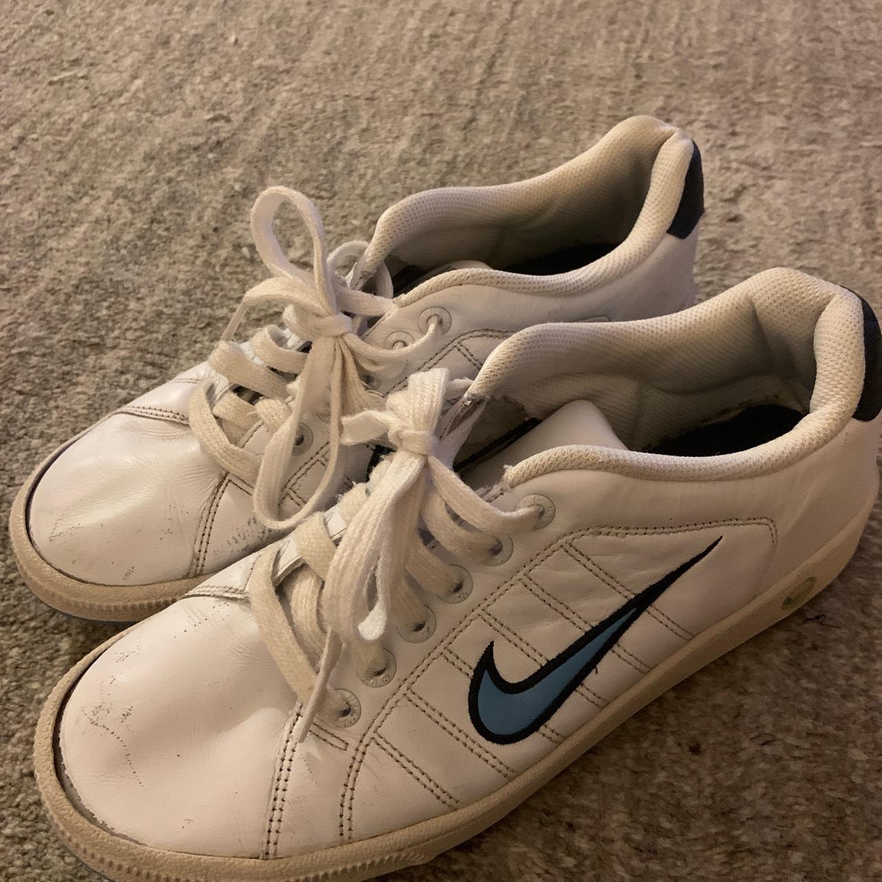 Nike Men's White and Blue Trainers Depop