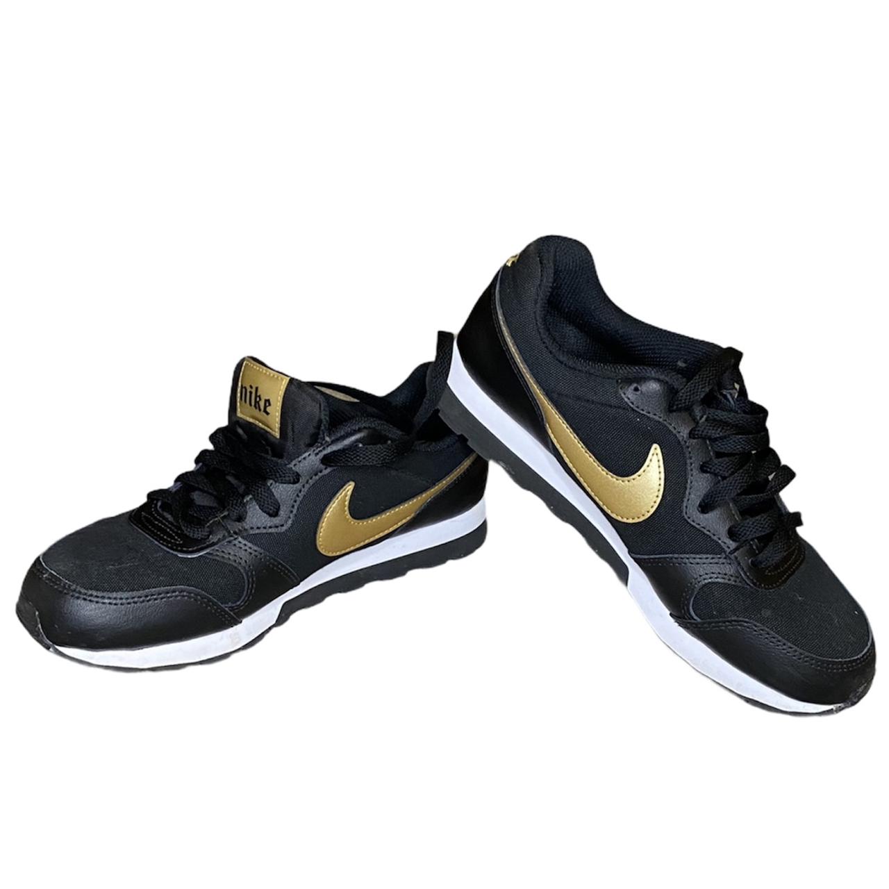 nike md runner 2 black women's