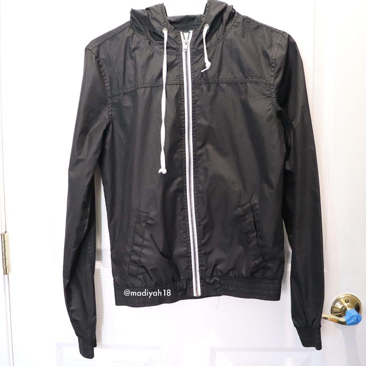 Black windbreaker zumiez best sale