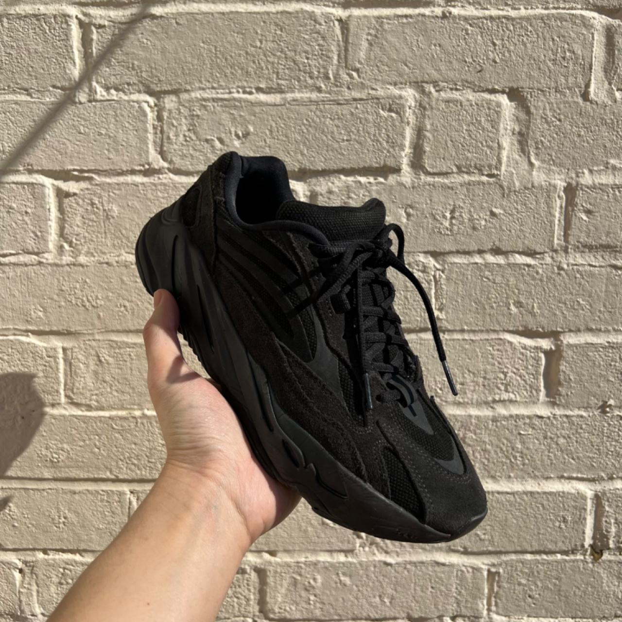 Vantablack on sale yeezy 700