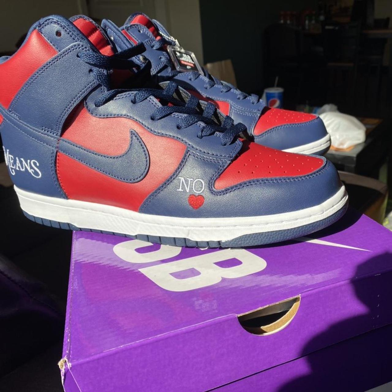 how to buy supreme dunks