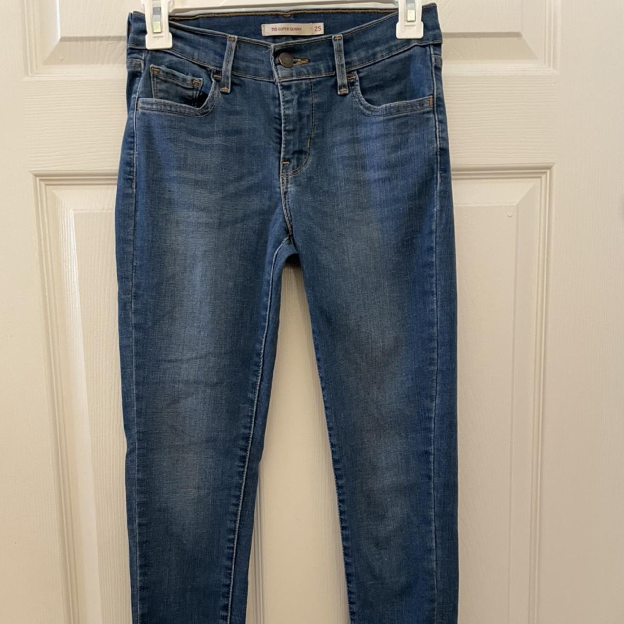 Levi’s skinny jeans #710 #levis #jeans - Depop