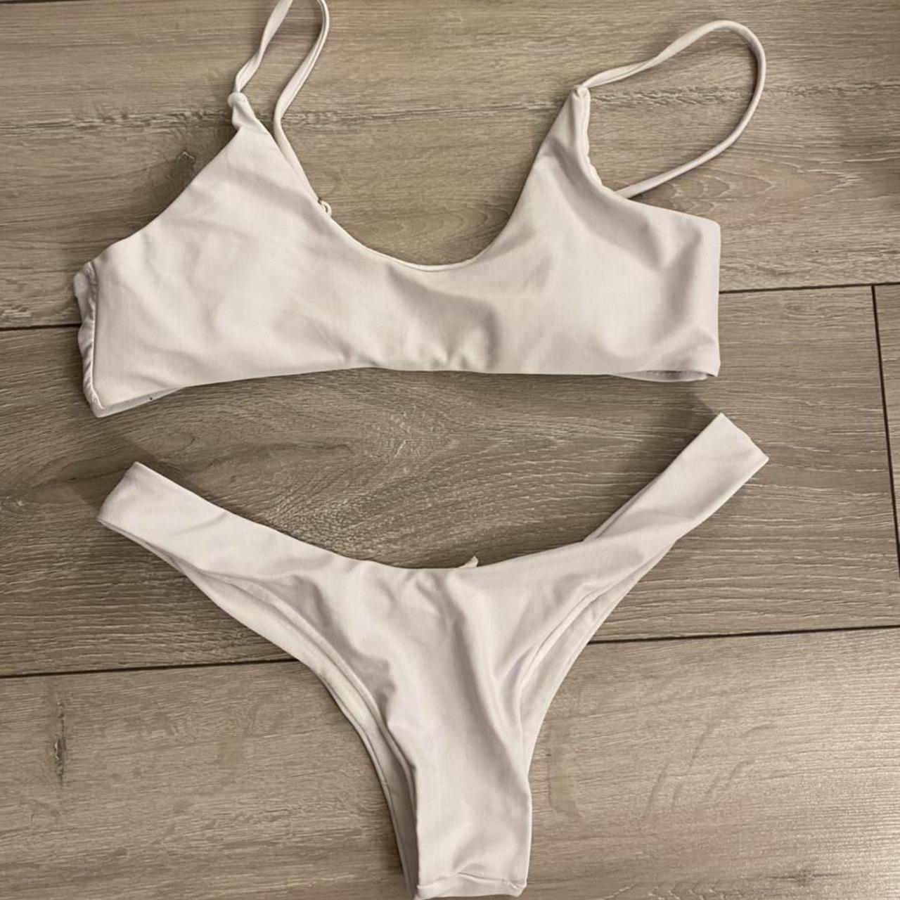 White tan bikini Would fit 6/10 - Depop