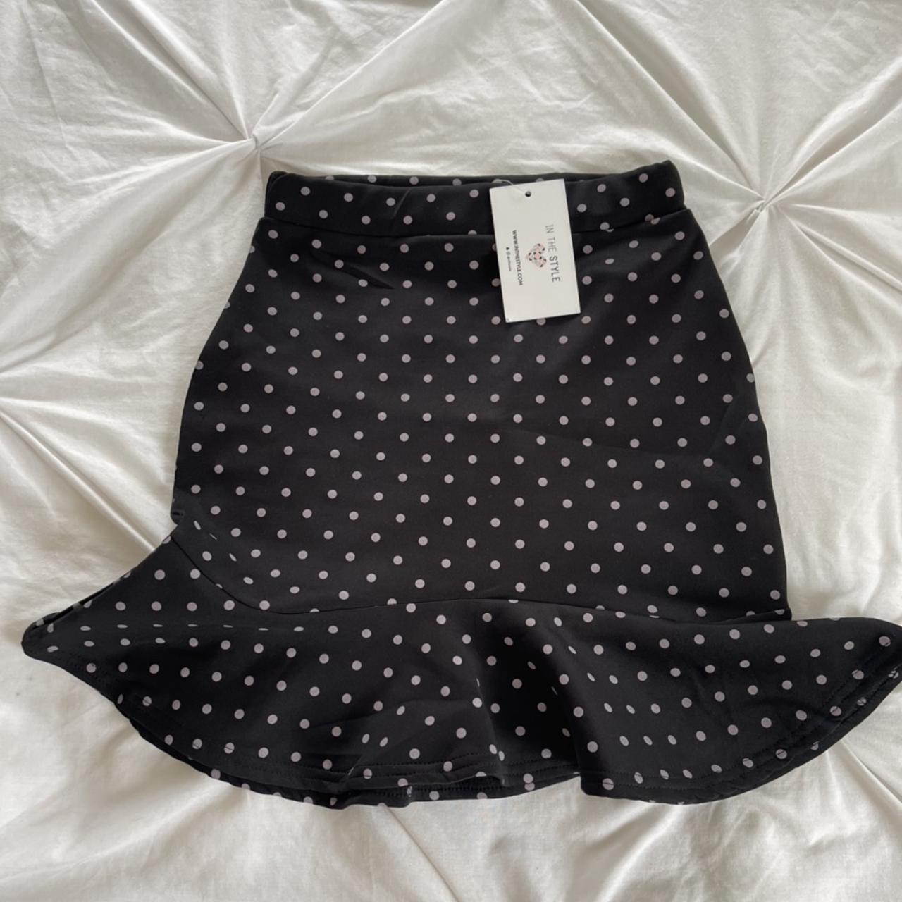 Polka dot skirt - never worn - size 6 - Depop