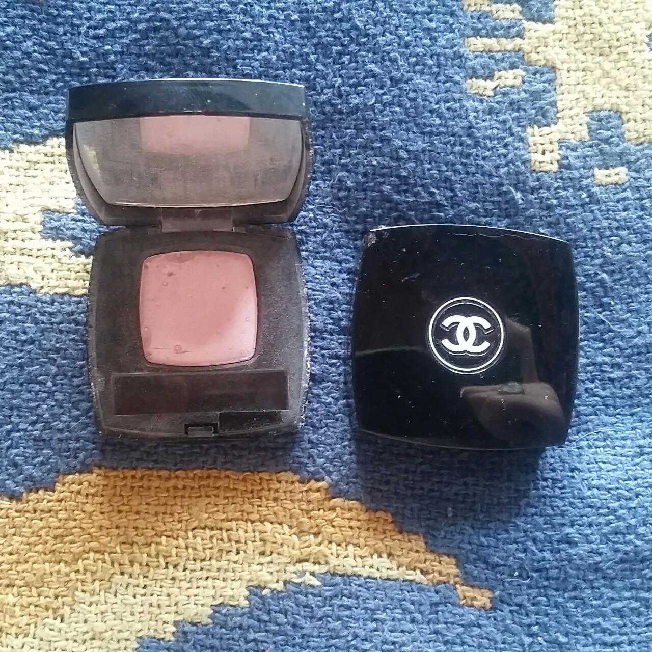 2 Chanel Eyeshadows in shades Frou Frou and Tabou