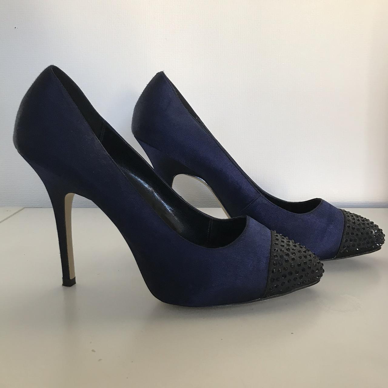 gorgeous seductive navy and black