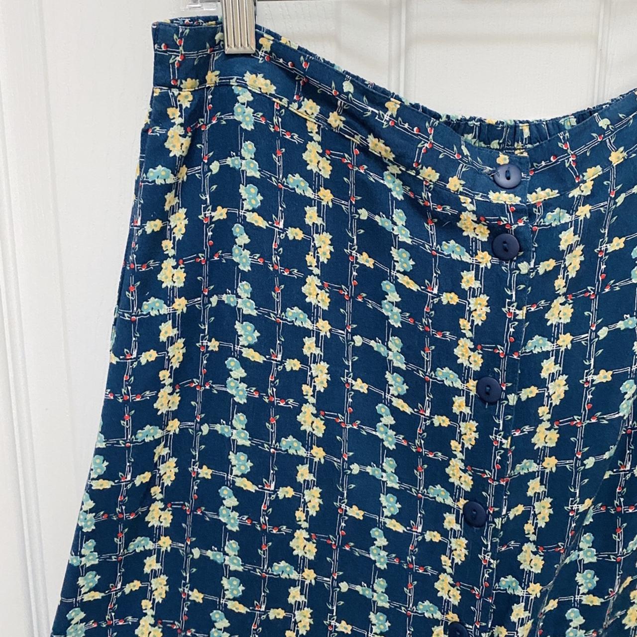 Gina Peters Women's Navy and Blue Skirt | Depop