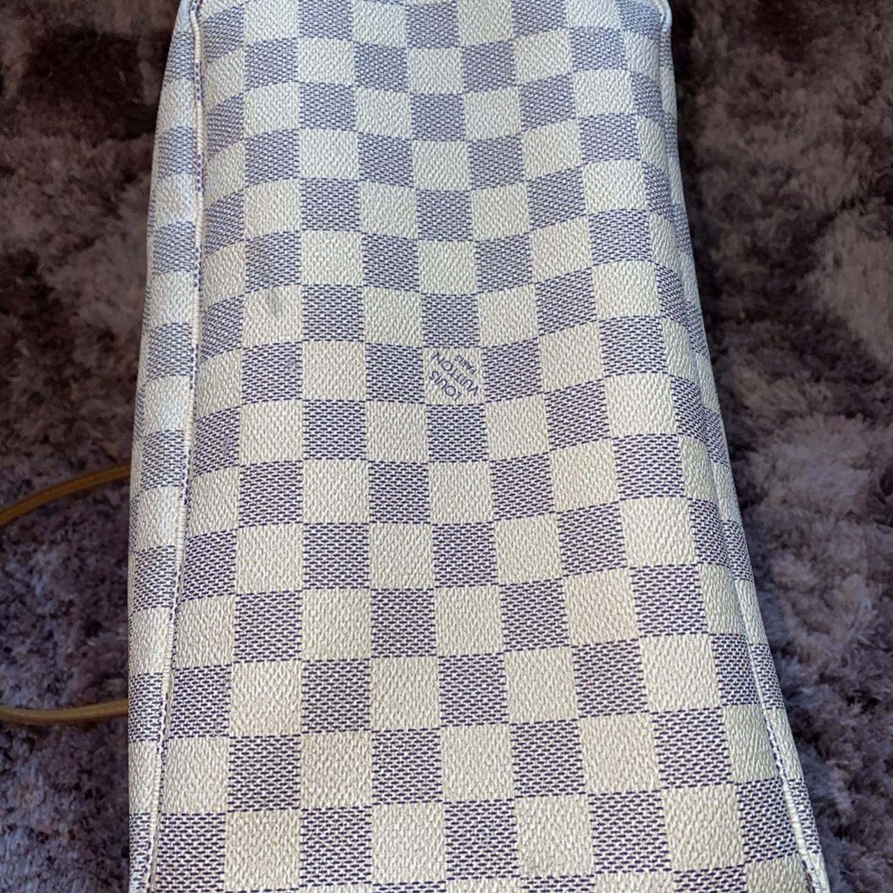 Vuitton Neverfull damier azur indossata. #vuitton - Depop