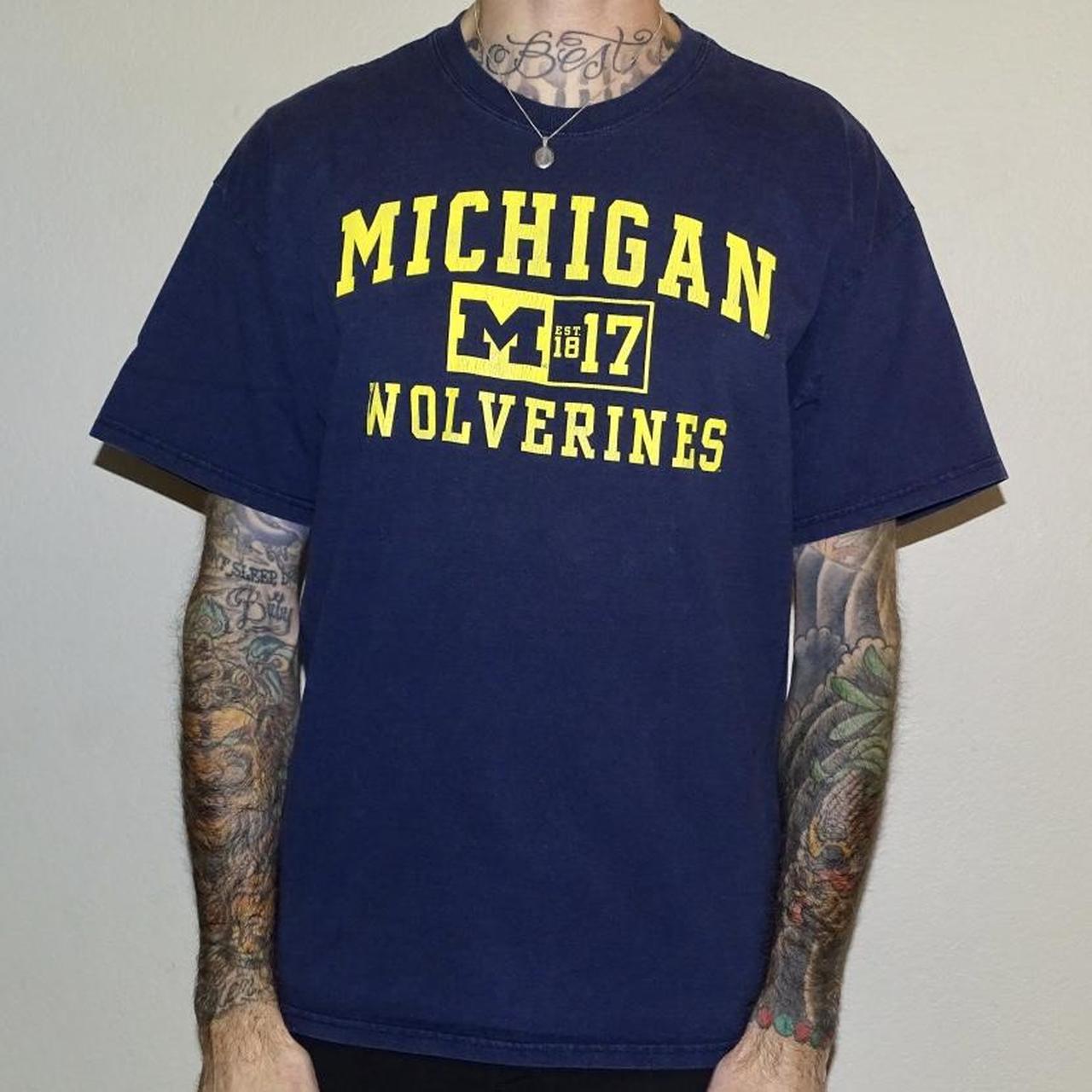 American Vintage Men's Navy and Yellow T-shirt (4)