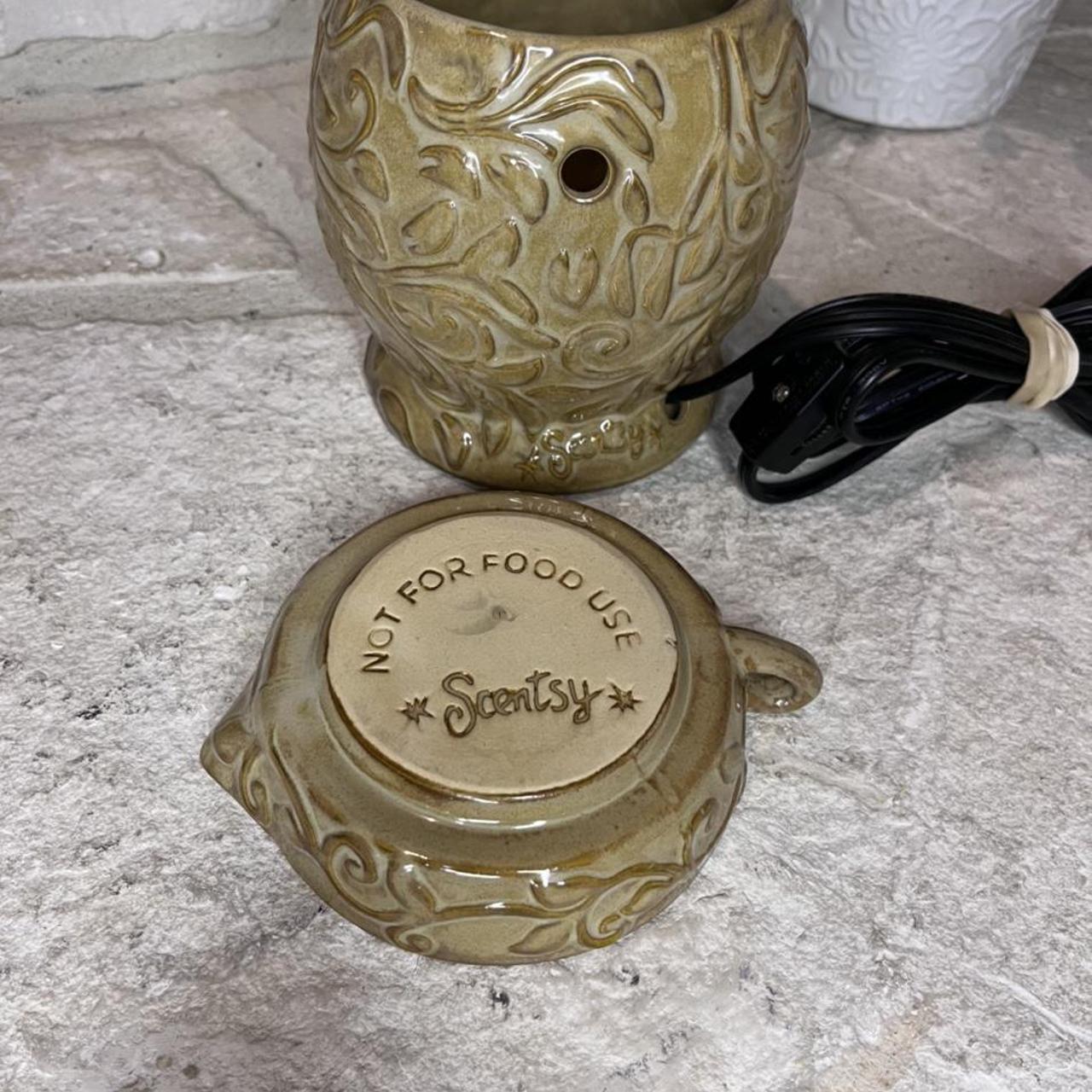 SCENTSY Malta Tan Swirls Retired Full Size Wax... Depop