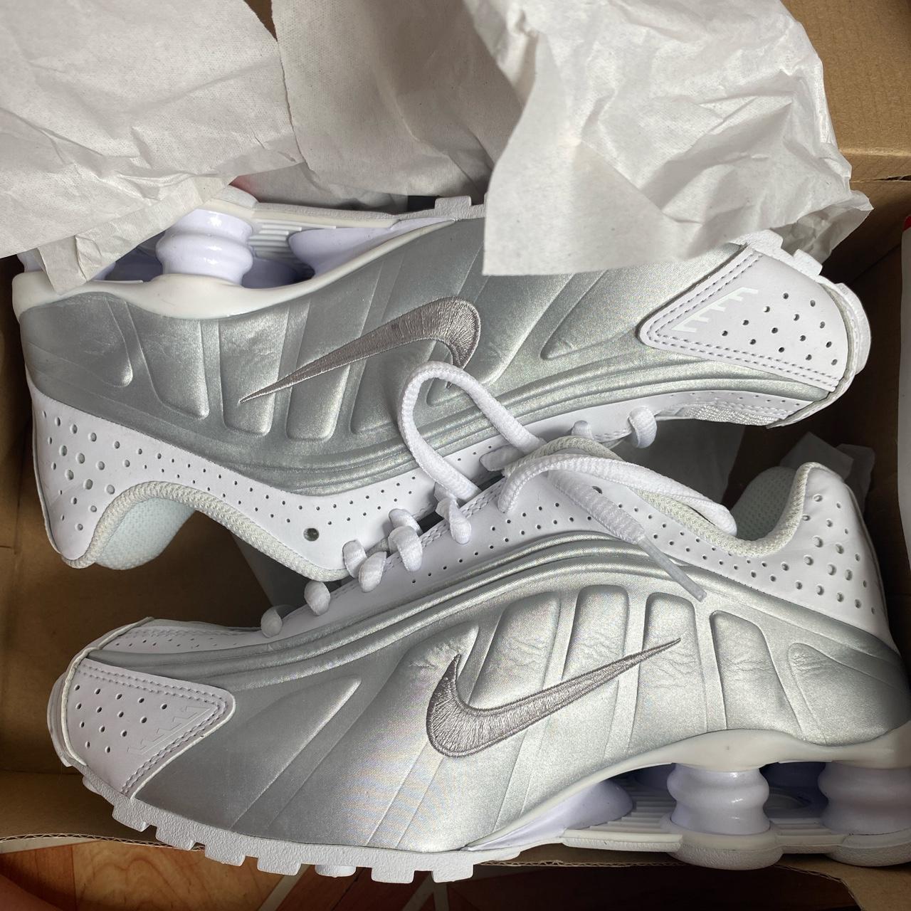 white nike shox womens