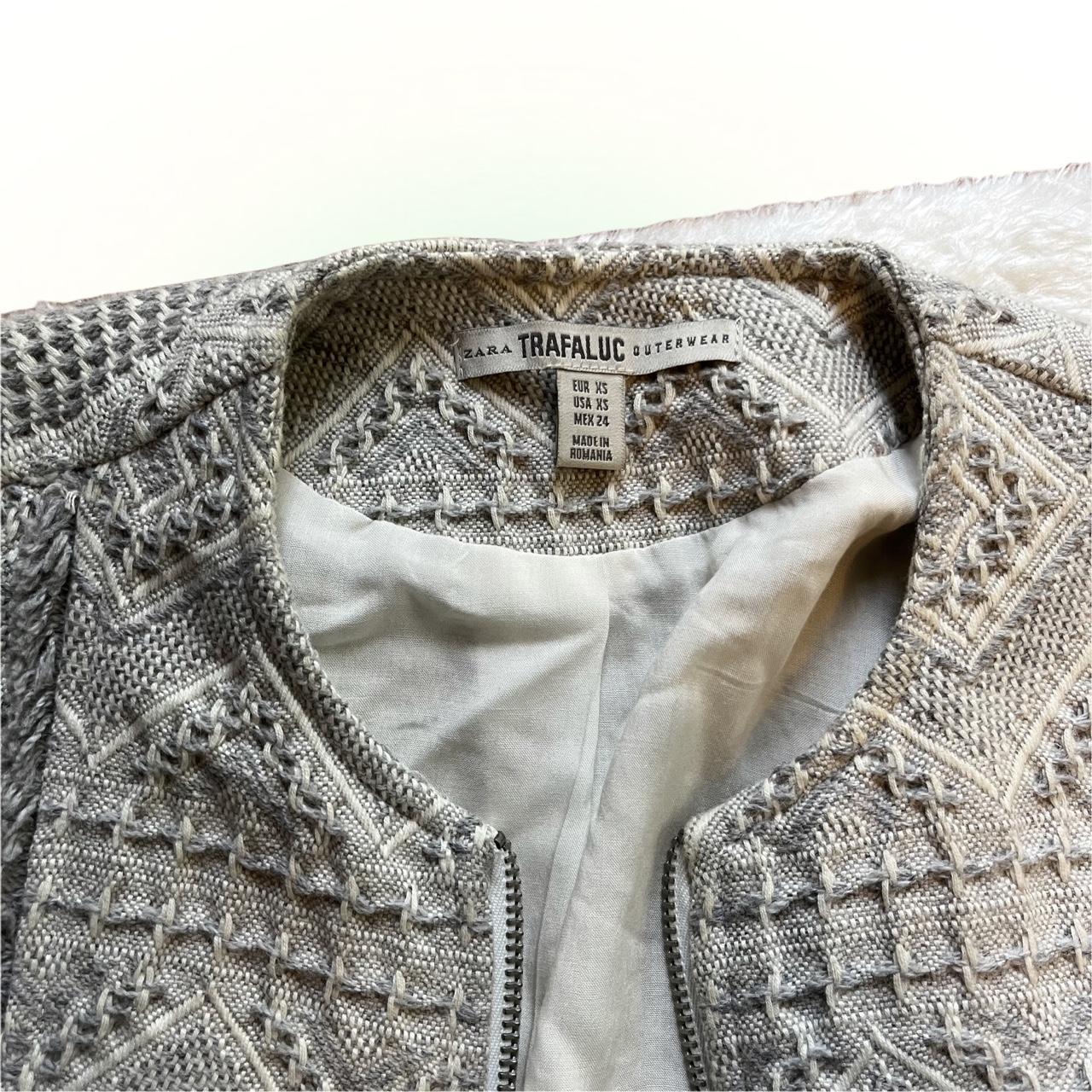 ུ۪ ﾟ｡ BOHO LIGHT GREY AND WHITE COWBOY FRINGE ZIP... Depop