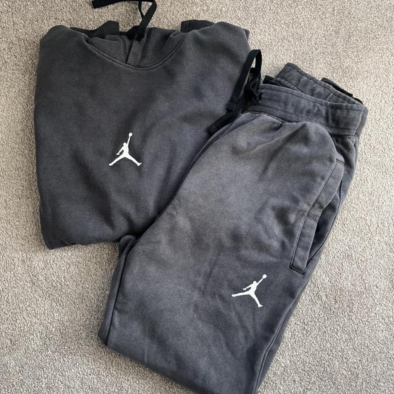 Grey air hotsell jordan tracksuit