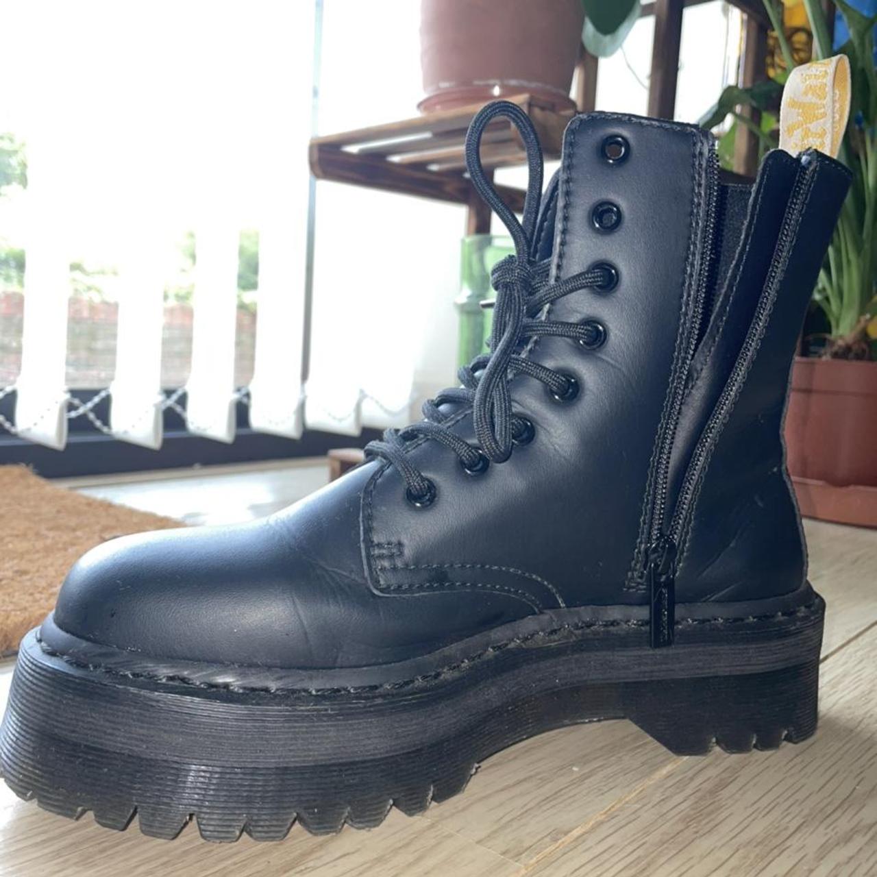 jadon dr martens size 7