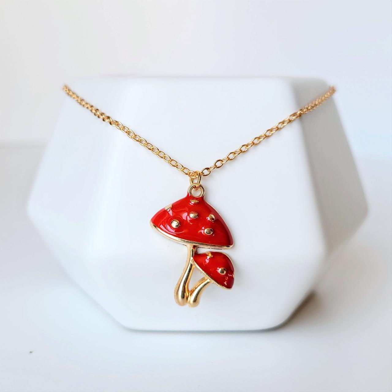 Amazon.com: COLORFUL BLING Vintage Mushroom Necklace Mushroom Pendant  Necklace Mushroom Charm with Crescent Moon Necklace Lover Gift-A :  Clothing, Shoes & Jewelry