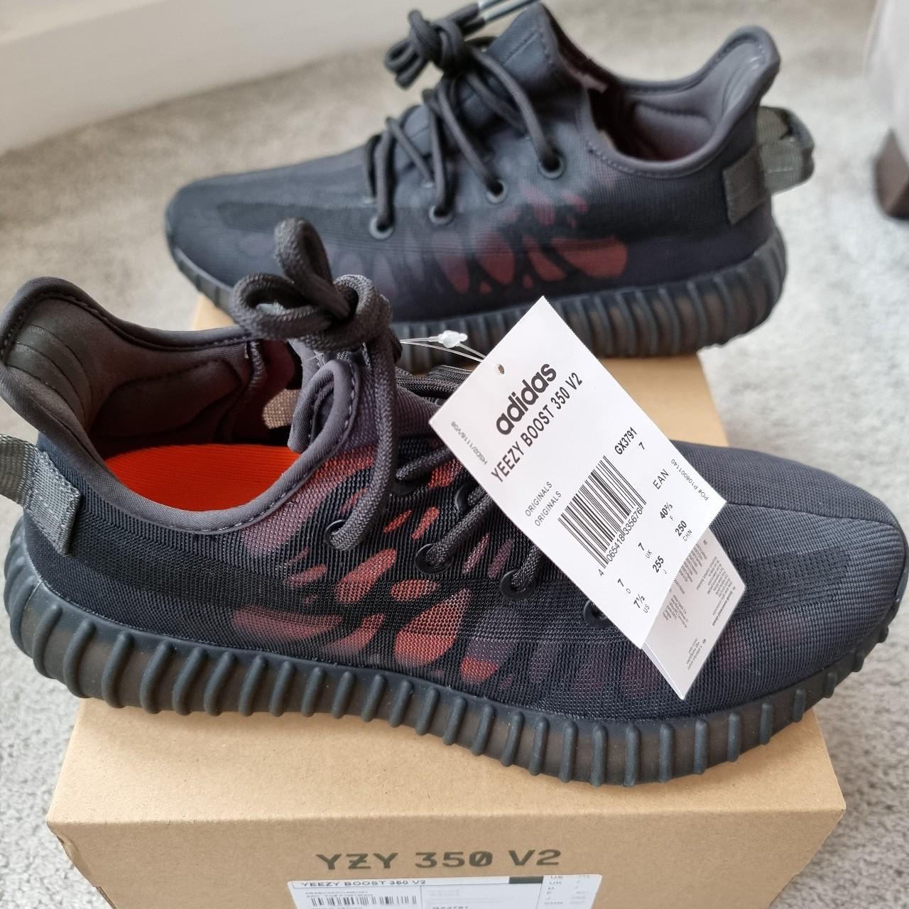 Yeezy on sale trainers 7