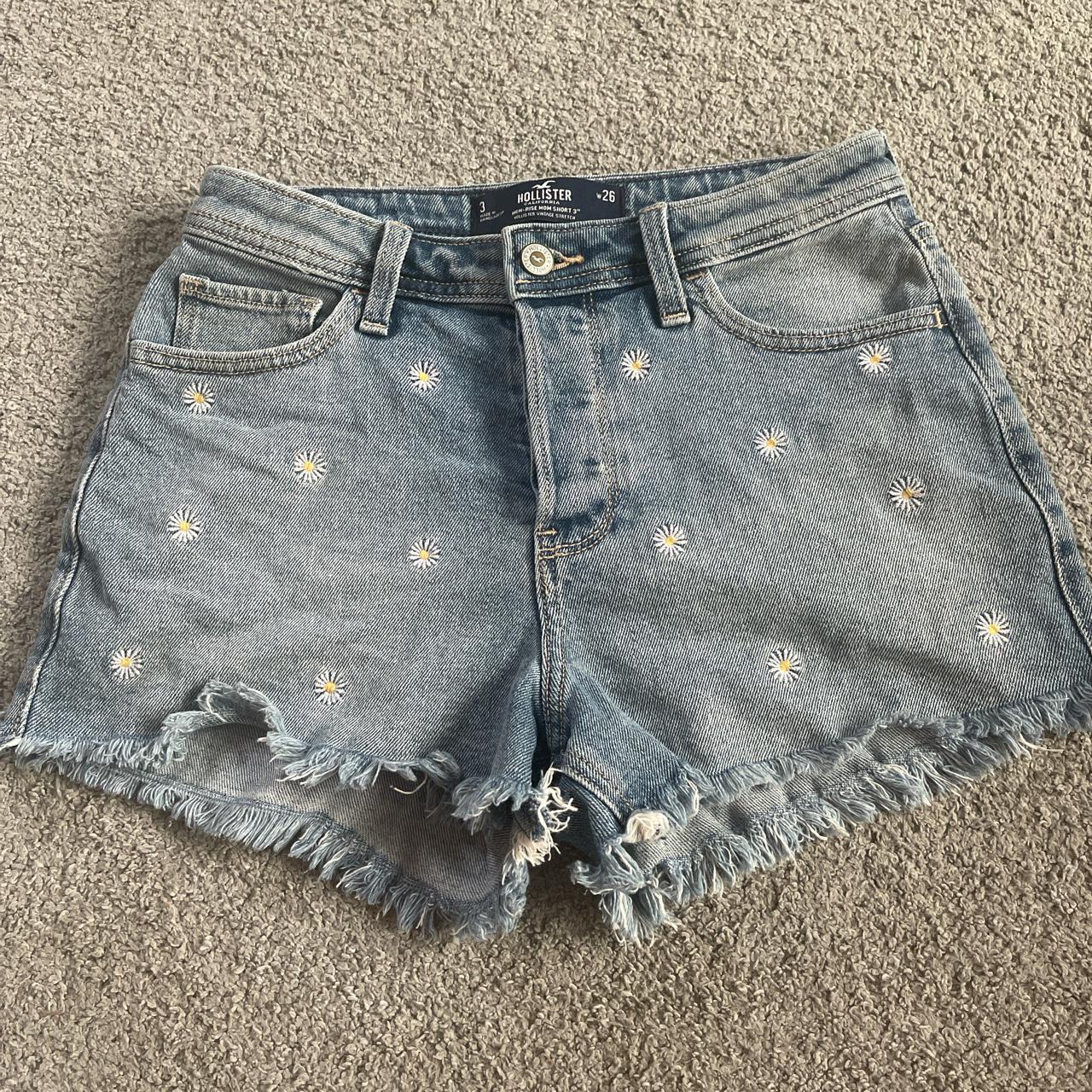 hollister daisy shorts