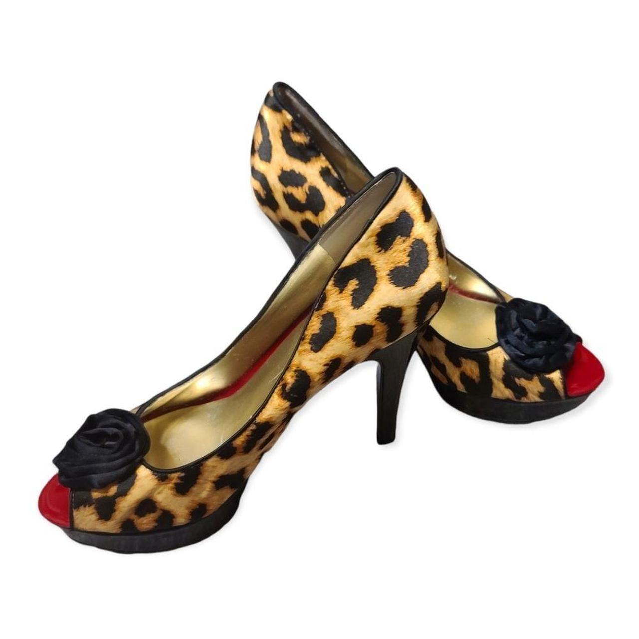 Guess clearance leopard pumps