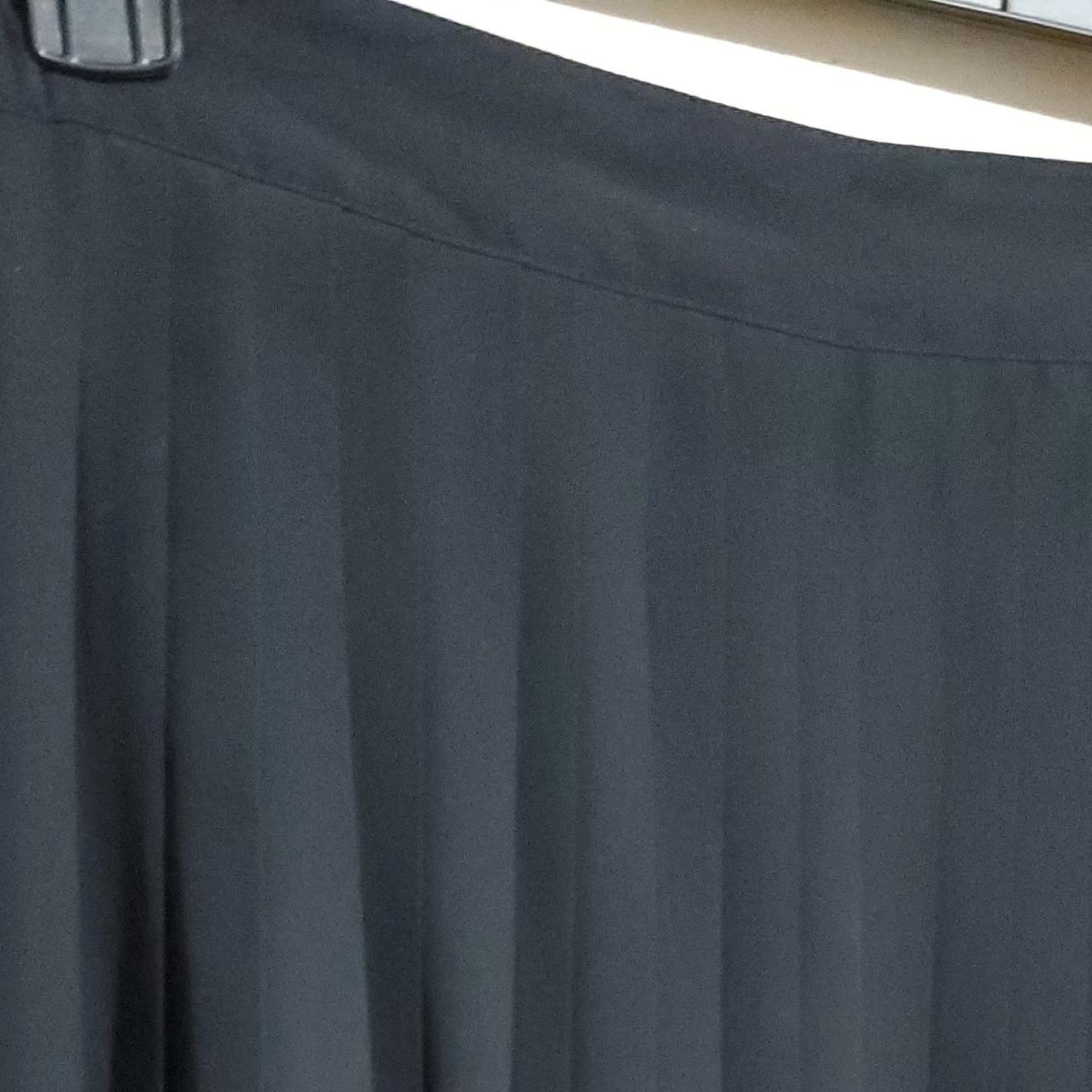 Chaus Women's Black Skirt (2)