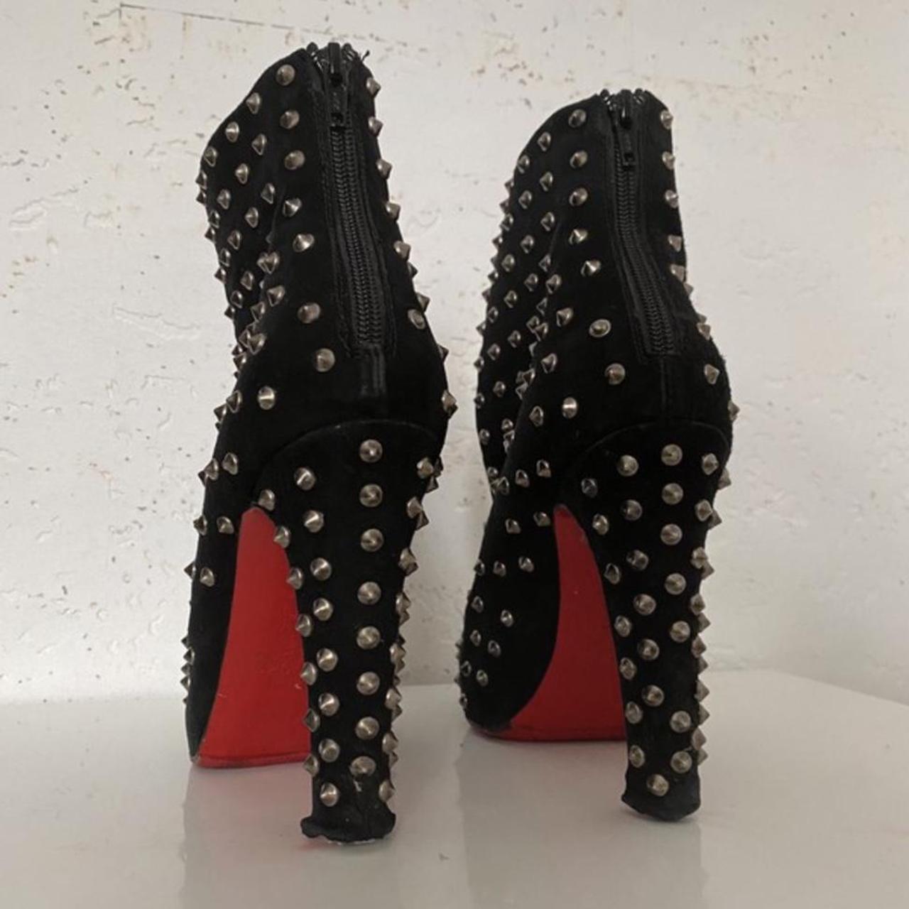 Black studded louboutin clearance heels