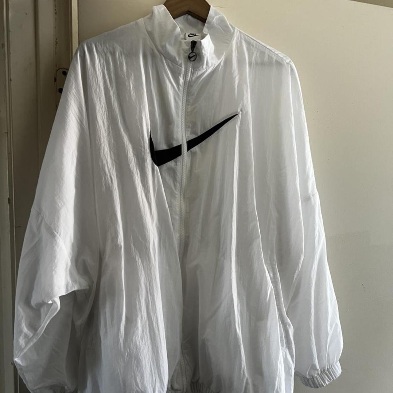 nikewind breaker
