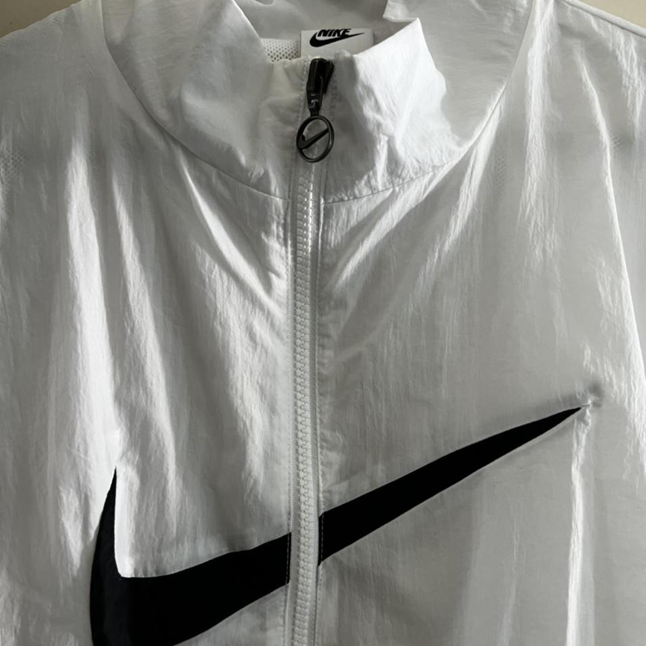 nikewind breaker